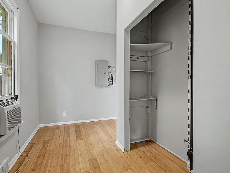 1426 Washington St NE #1 — Photo 17