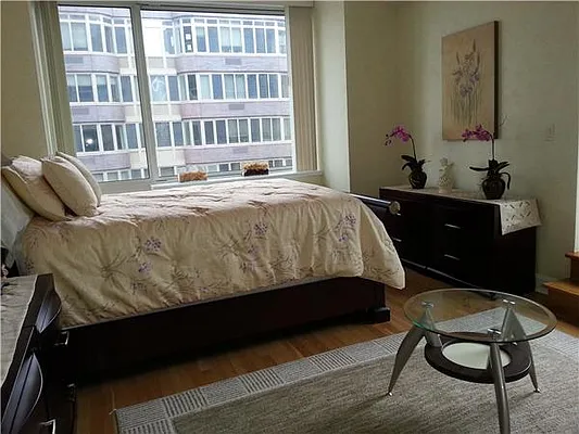 Sold by R New York | media 2