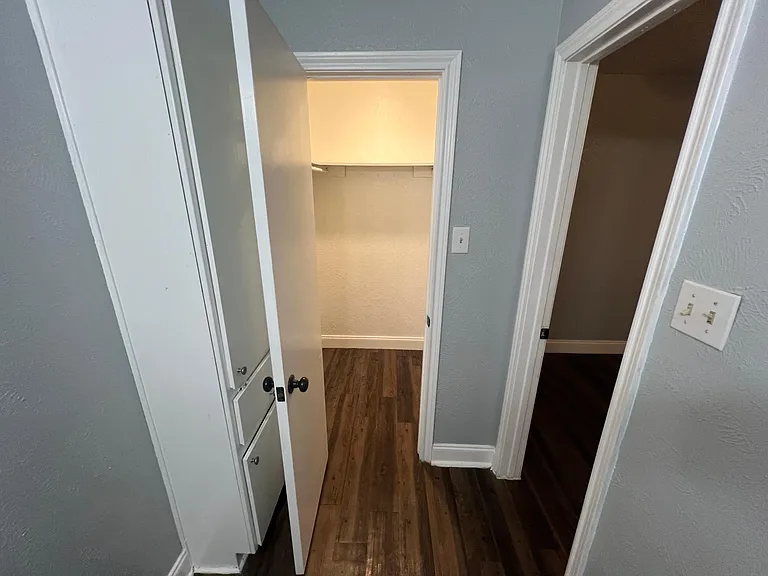 Hampton Gardens Apartment — Photo 51