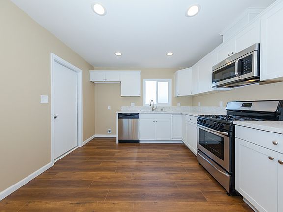 3rd image of 1437 E 15th St