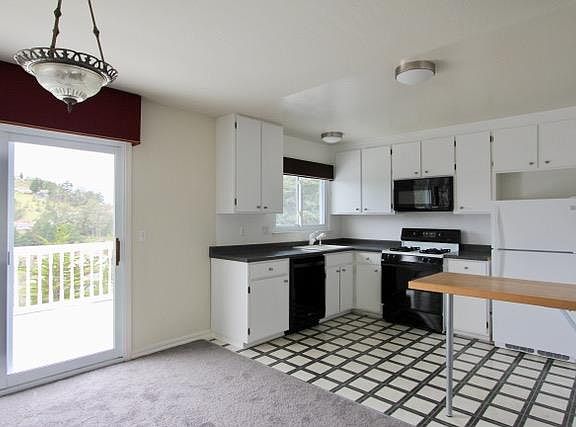 5th image of 1051 Glacier Ave