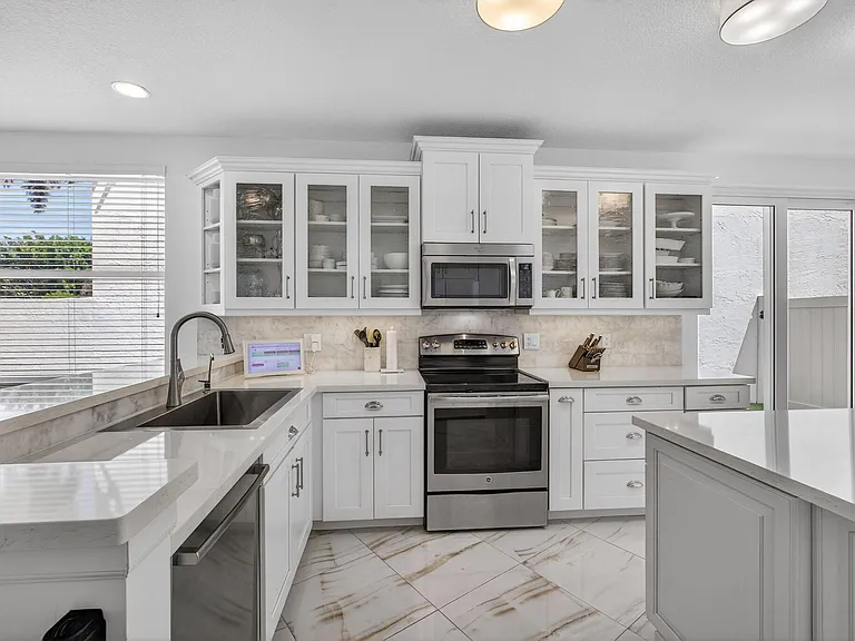 2114 Chagall Cir — Photo 17