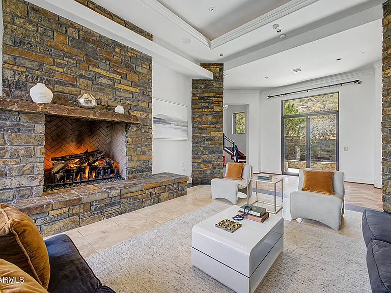 7451 N Las Brisas Ln — Photo 9