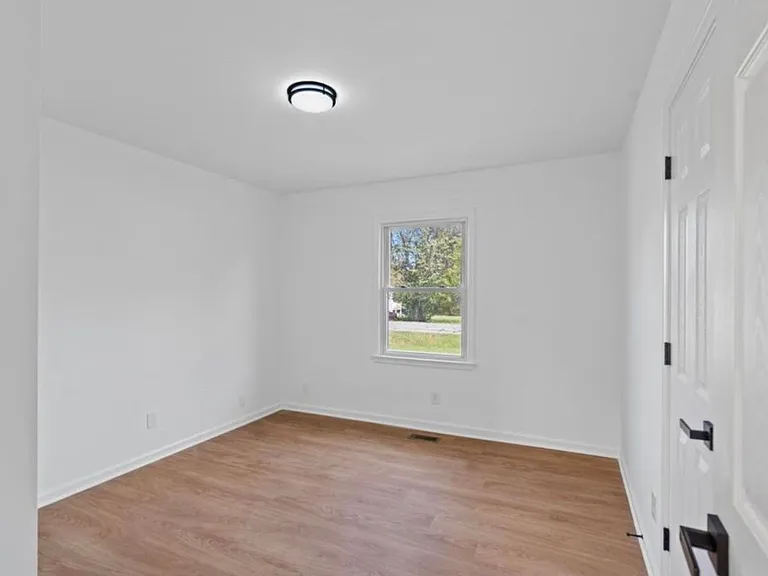 1124 Jackson St — Photo 18