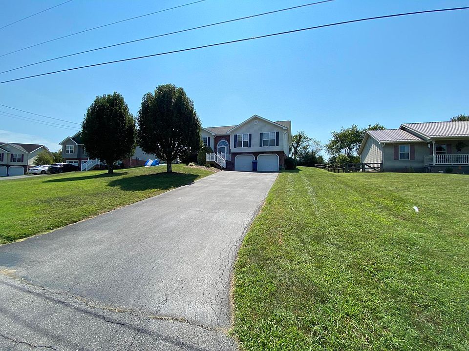 1st image of 304 Persimmon Ln