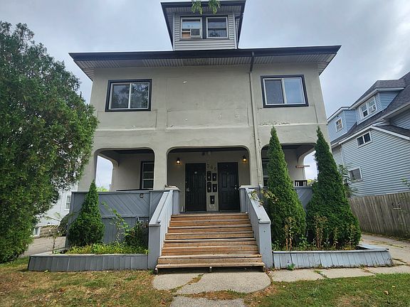 4th image of 366 Campbell Ave #1