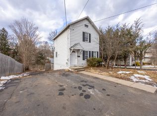 135 New Hanover Ave, Meriden, CT 06451