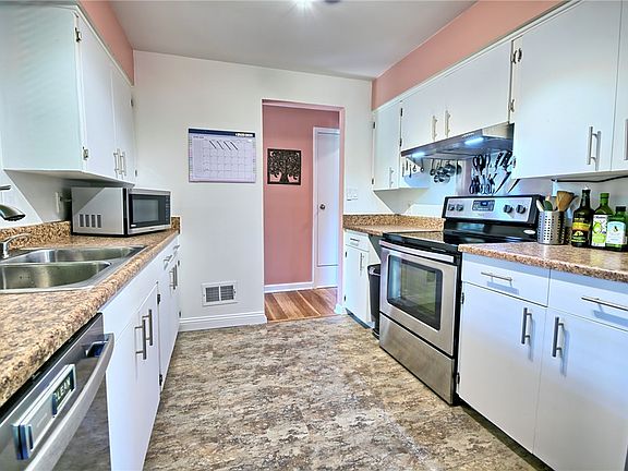 4th image of 2109 Ward Hill Ave