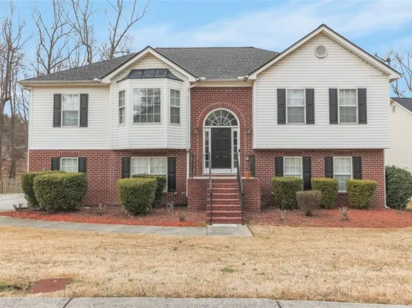 3248 Sharp Creek Ln, Buford, GA 30519