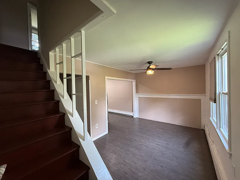 25 Van Wagoner Ave — Photo 3