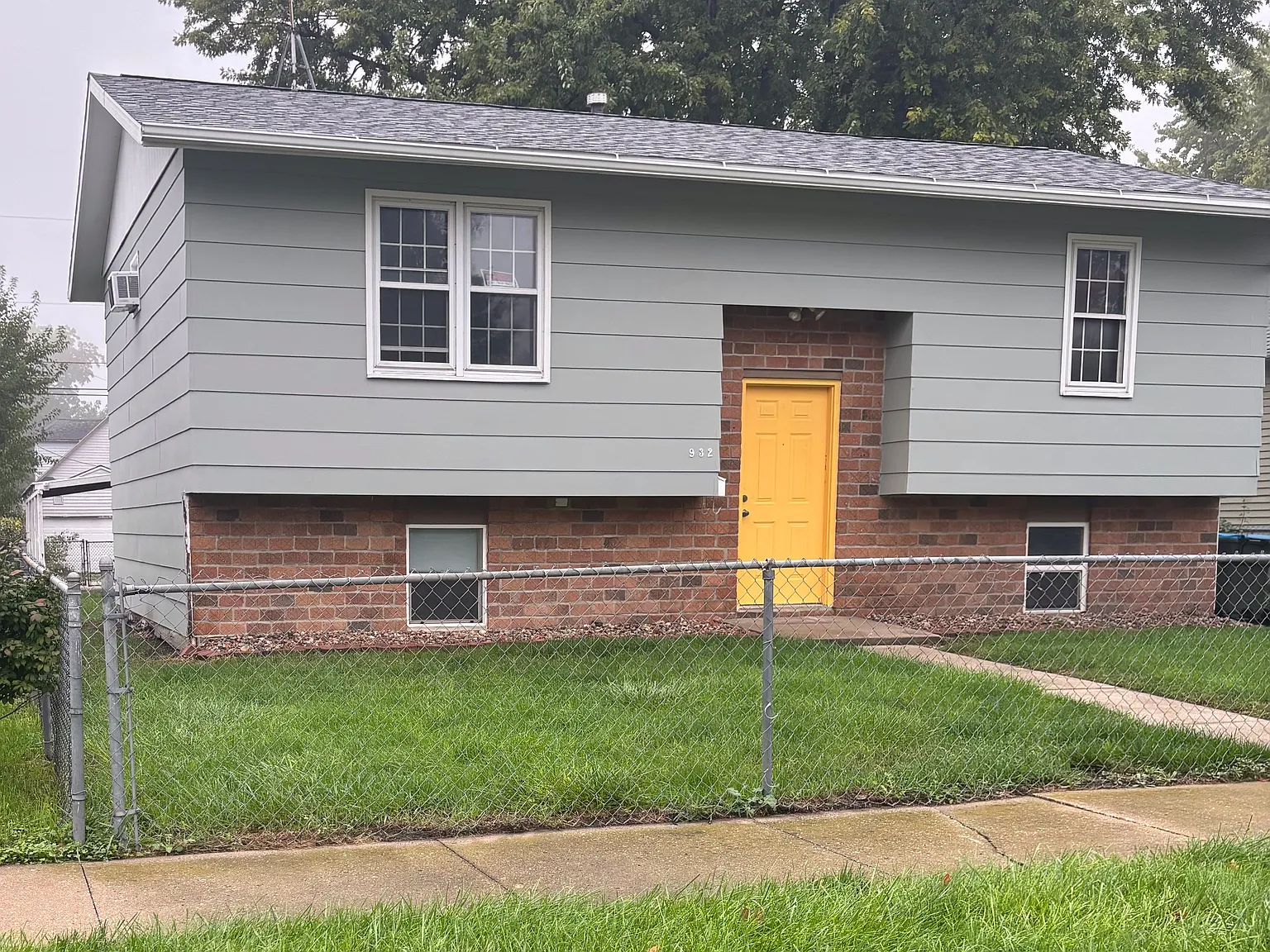 932 S 23rd St — Photo 2