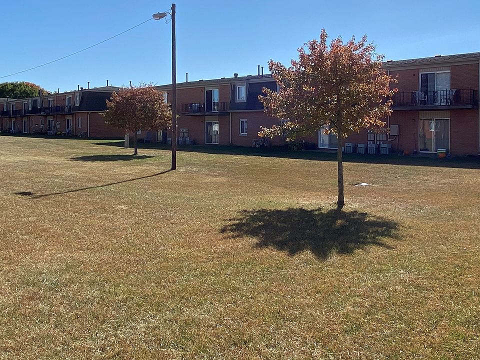 1st image of 22-1710 Plymouth Dr #C