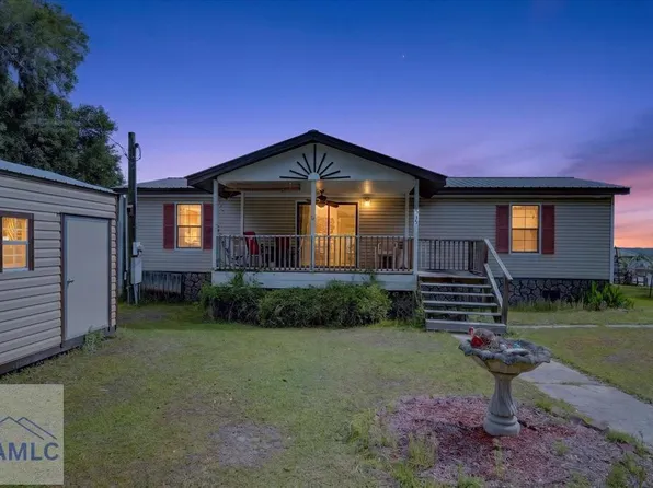 535 E 1st St, Midway, GA 31320