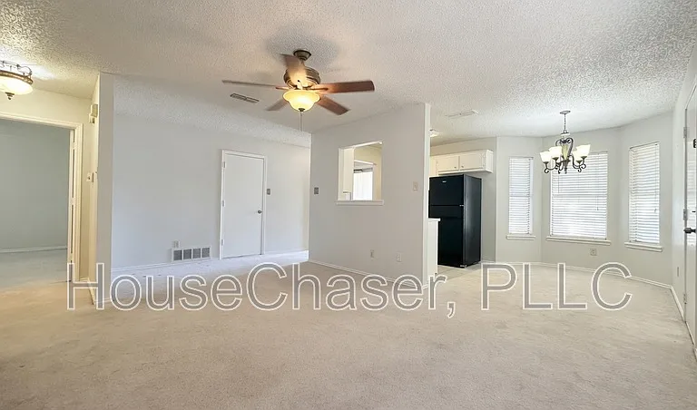 2112 91st St — Photo 3