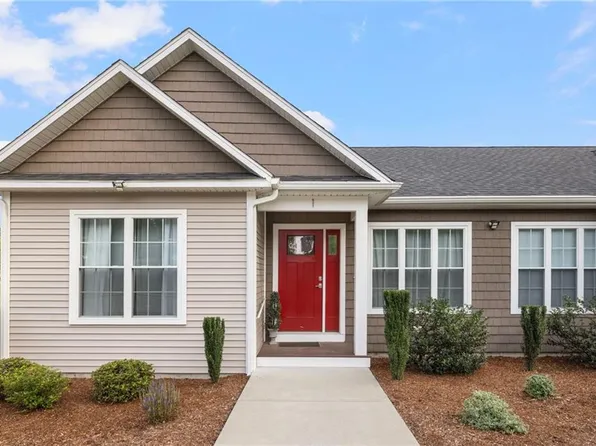 628 Sandy Ln Unit 1, Warwick, RI 02889