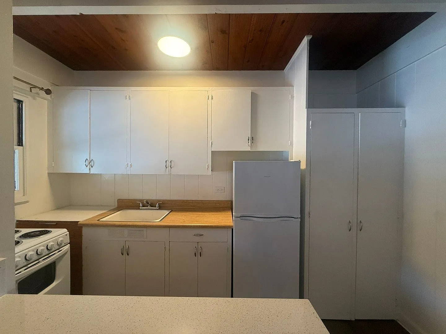 2032 Kapiolani — Photo 4