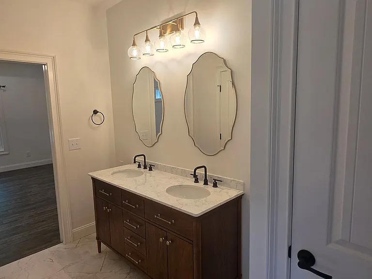 701 Westchester Dr — Photo 8