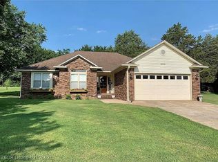 6005 Cedarlakes Cir, Lavaca, AR 72941