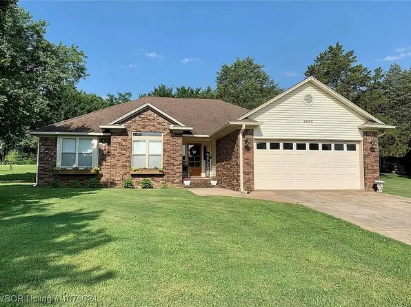 6005 Cedarlakes Cir, Lavaca, AR 72941