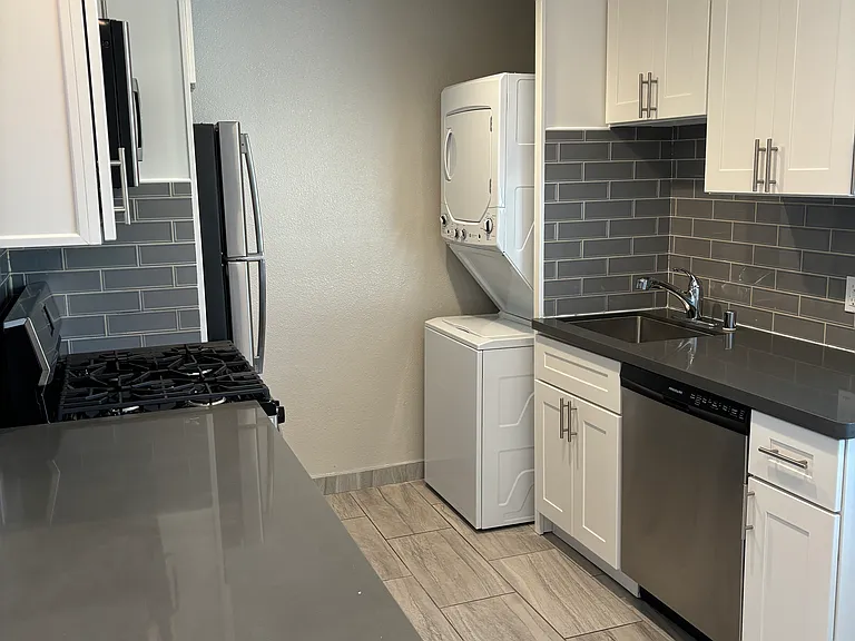209 Milbrae Ln #7 — Photo 3