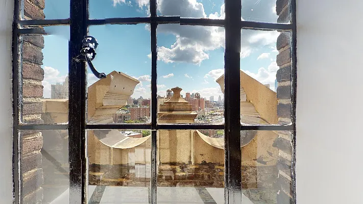 Rented by Bond New York | media 31