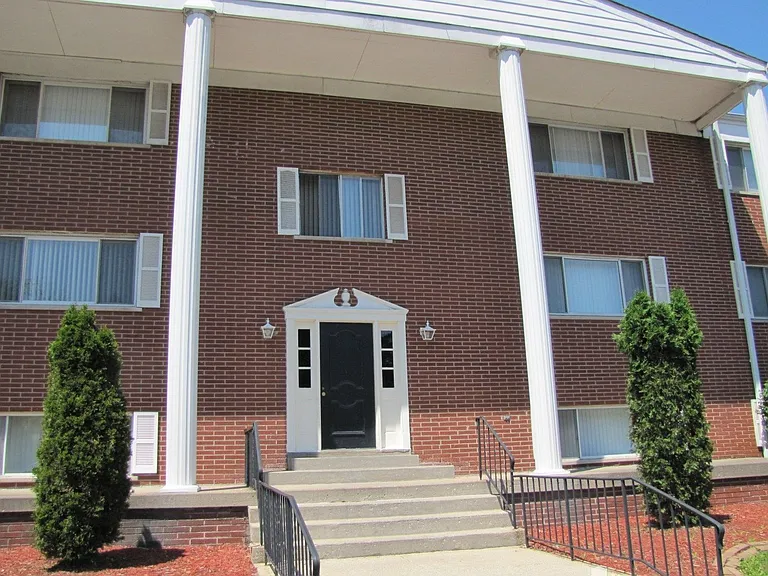 Mount Vernon Arms Apartments — Photo 1
