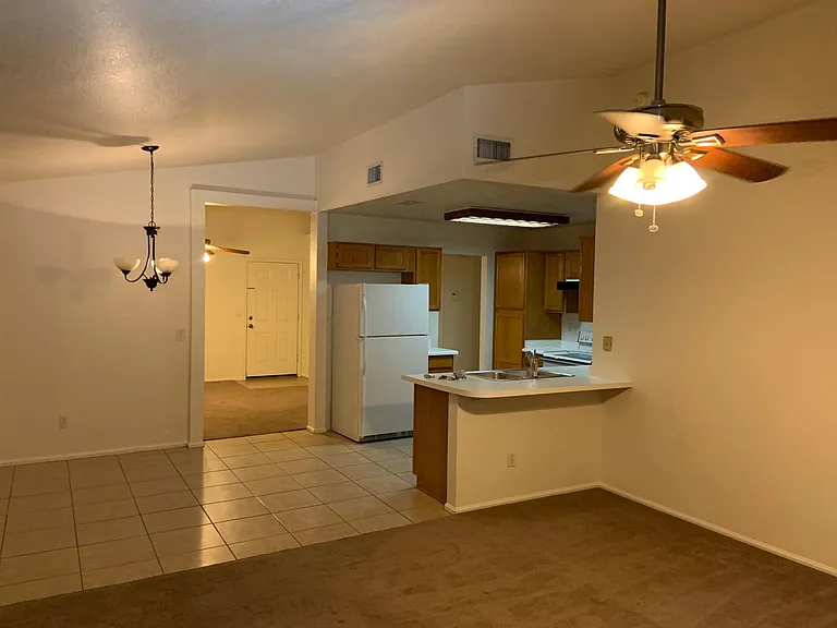 3185 W Robin Ln — Photo 4