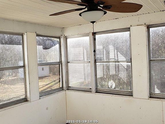 5th image of 546 Marsha Dr