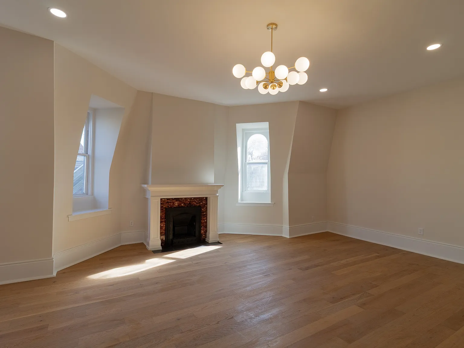 17 North Pearl Street - The Penthouse — Photo 2