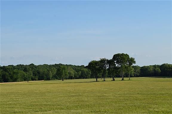 4th image of 3 Wilson Pike