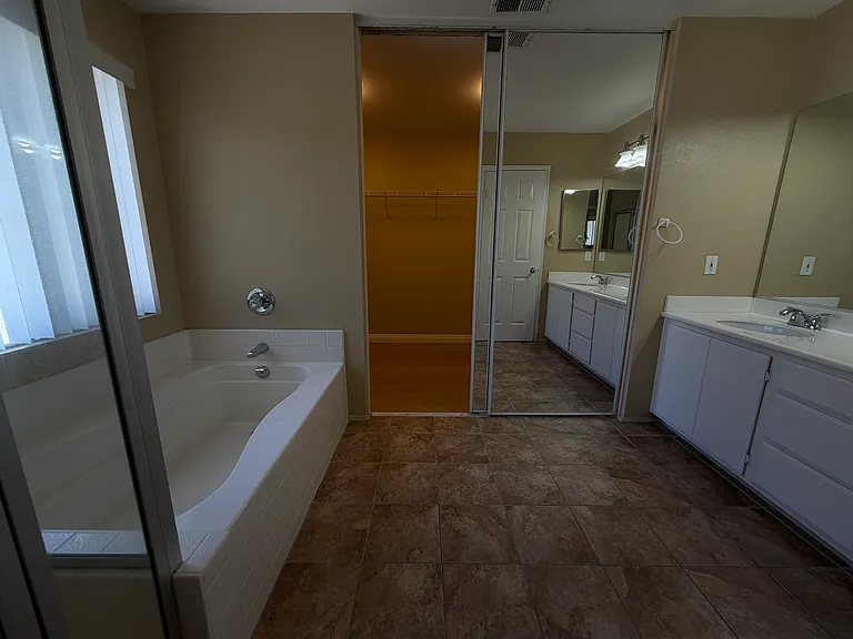 11772 Declaration Dr — Photo 14