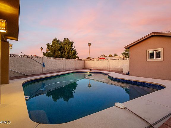 5th image of 11211 N 37TH Drive