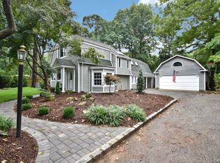 460 W Main St, Huntington, NY 11743