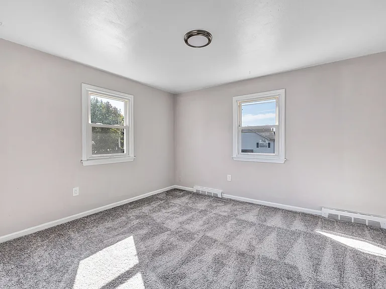 134 Alexander Ave — Photo 14