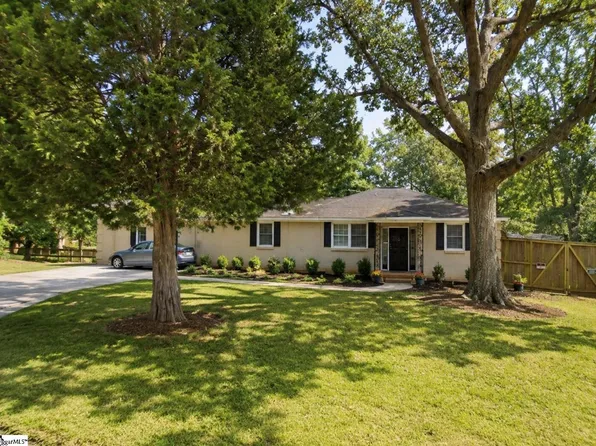 34 Ridgeway Dr, Greenville, SC 29605