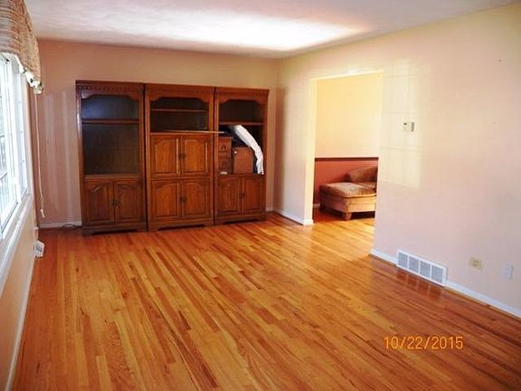 4th image of 6337 Sharlene Dr
