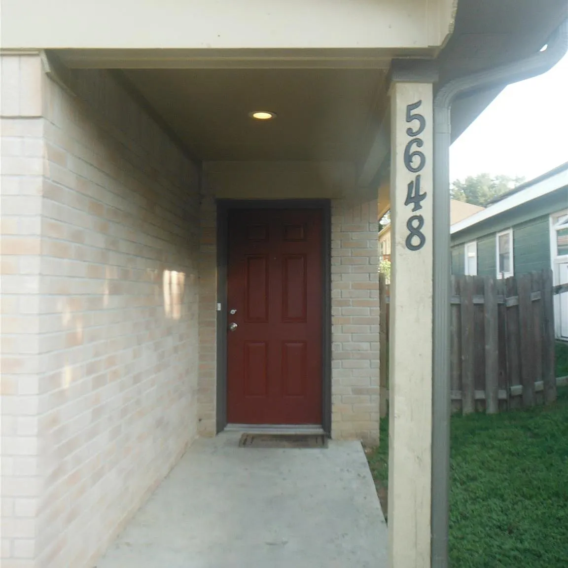 3 bed, 2.0 bath, 1269 sqft, $1,725 — Photo 2