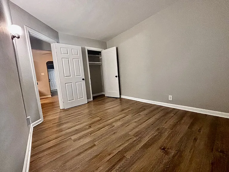 555 Hadley Avenue — Photo 23