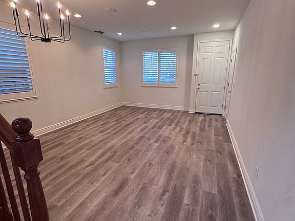 5th image of 2533 Kinsella Way
