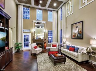 9 Peacock Ln, Berkeley Heights, NJ 07922