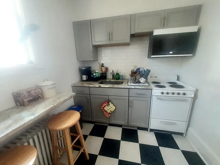 1829 5th Ave #2-R — Photo 5
