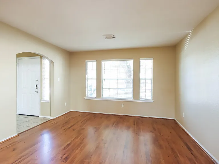 2610 Heatherknoll Dr — Photo 10