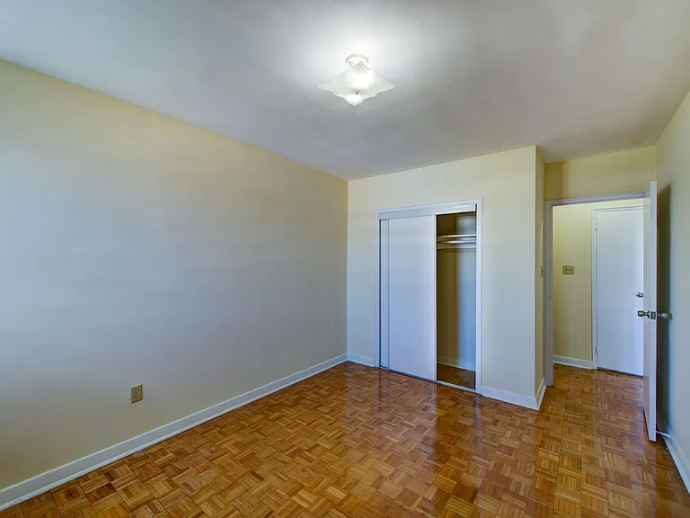 240 Lake Promenade — Photo 24