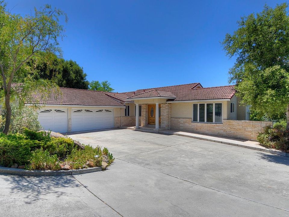 1st image of 27880 Saddle Ct