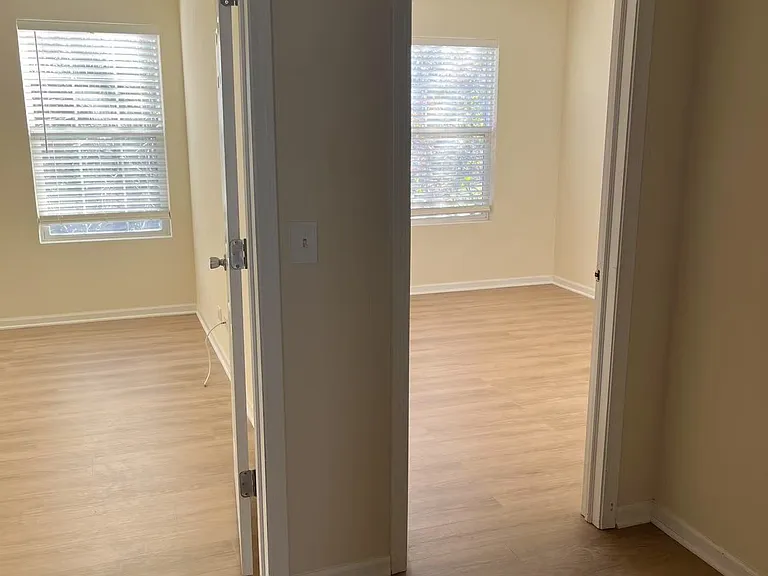 2441 Stoughton Cir — Photo 16