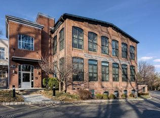 25 Clark St UNIT 202, Glen Ridge, NJ 07028