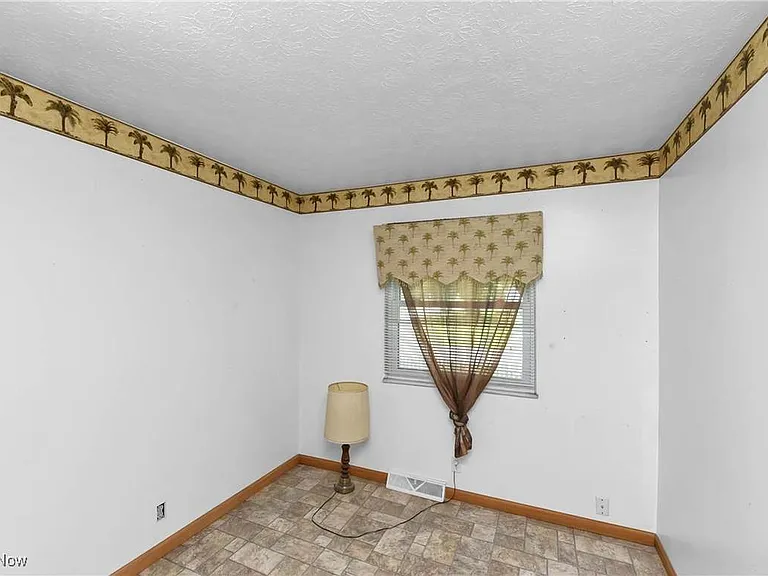 9117 Wilverne Dr — Photo 29
