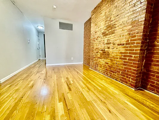 Rented by R New York | media 67