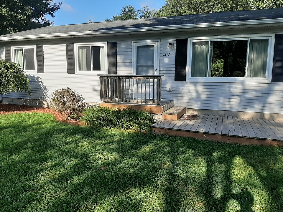 1st image of 1317 Silverwood Dr