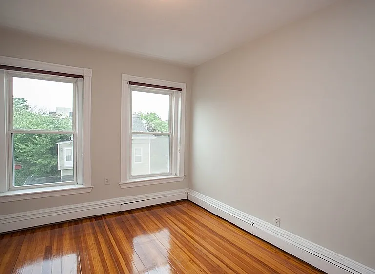 200 Harvard St — Photo 3